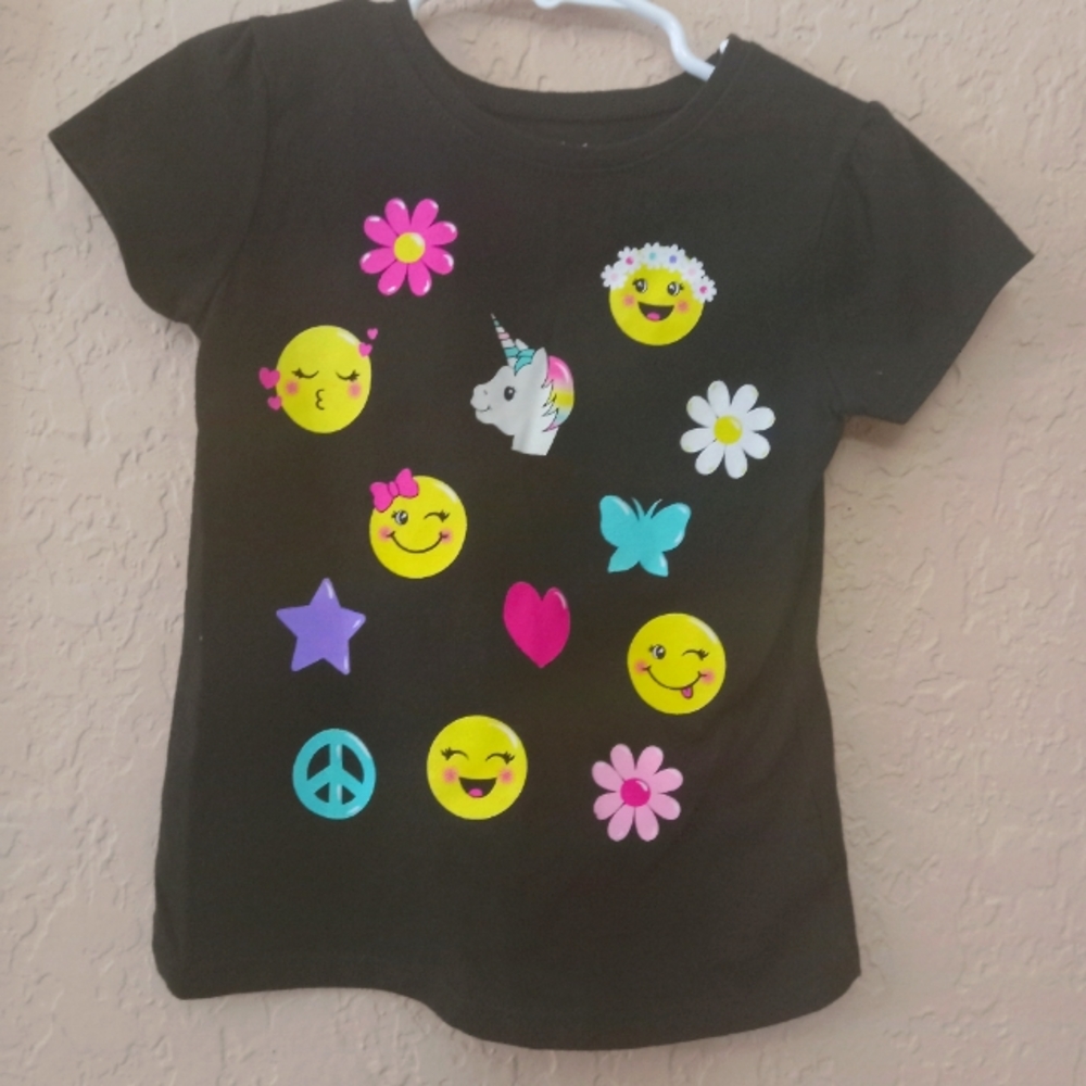 🥰Garanimals girl emoji tee size 4t